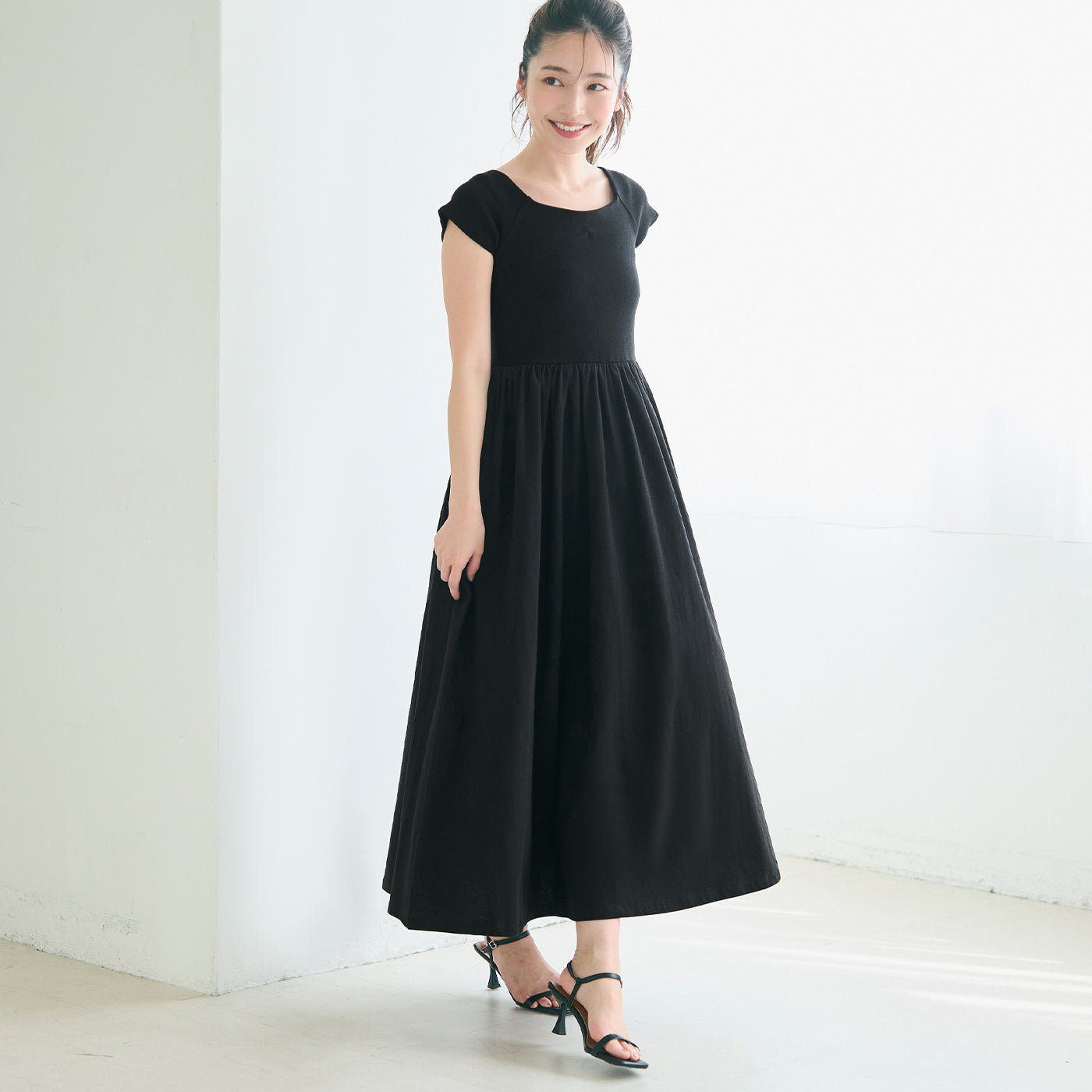 コカ coca オフショルダーワンピース （Black） Black
