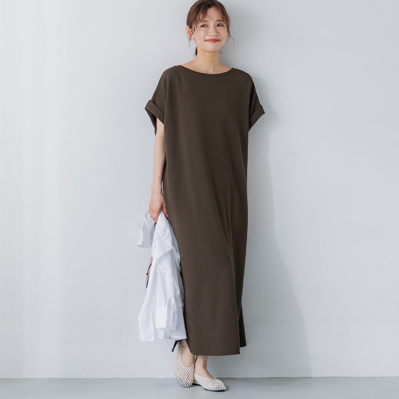 コカ coca エンボス加工ボートネックロングワンピース （Brown） Brown