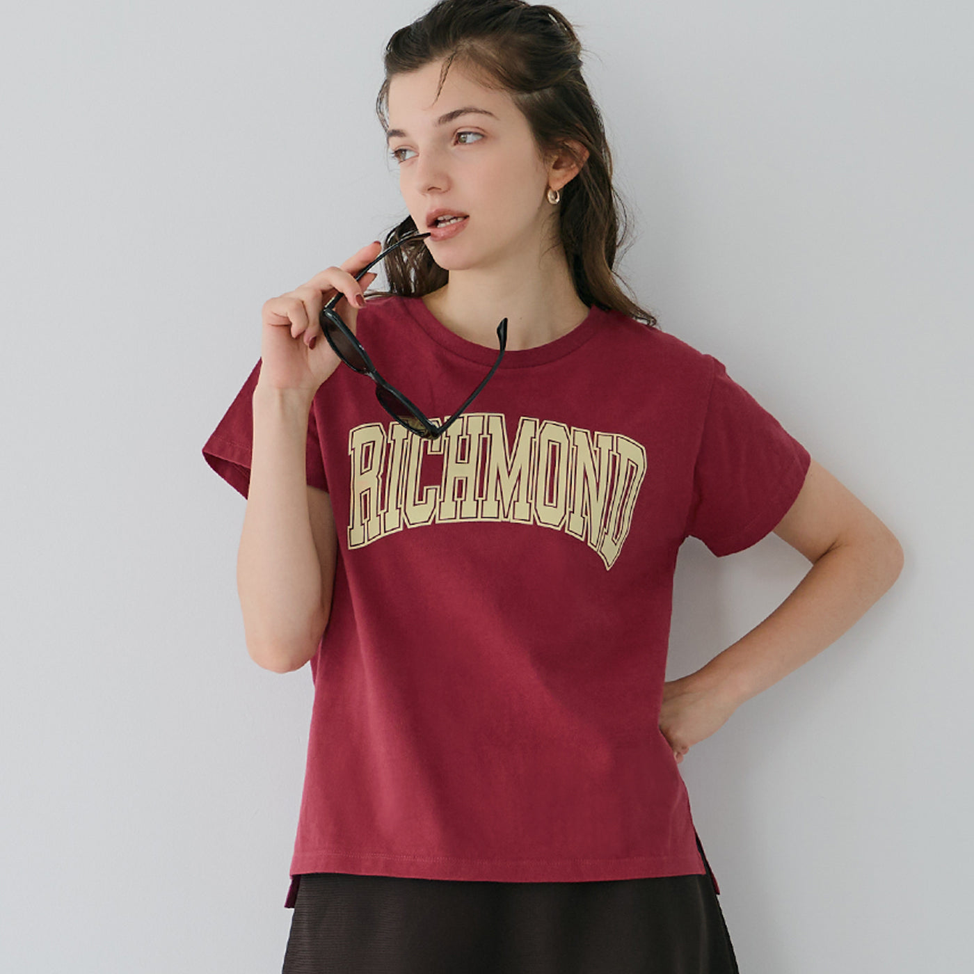 コカ coca サイドスリットプリントTシャツ （Wine） Wine