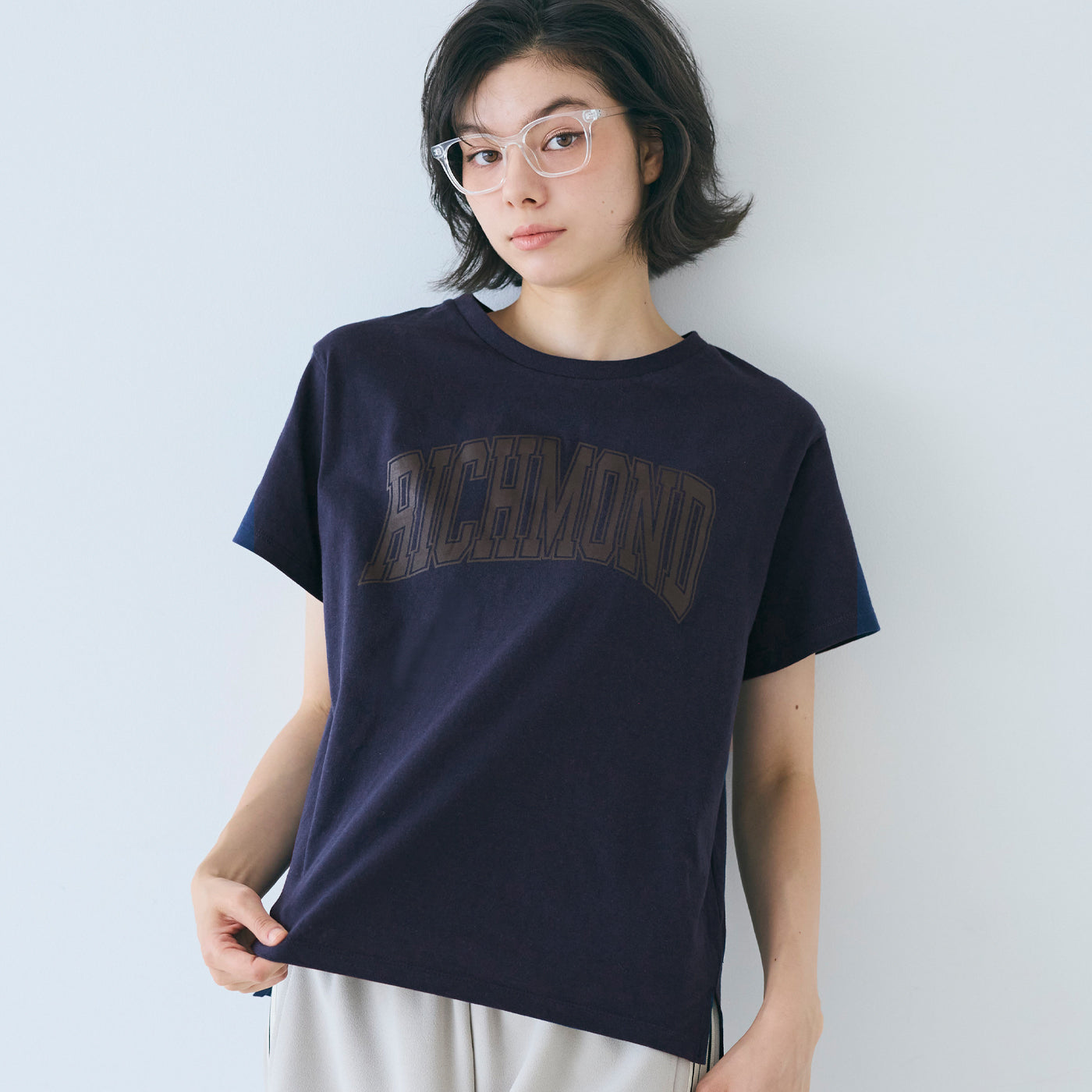 コカ coca サイドスリットプリントTシャツ （Navy） Navy
