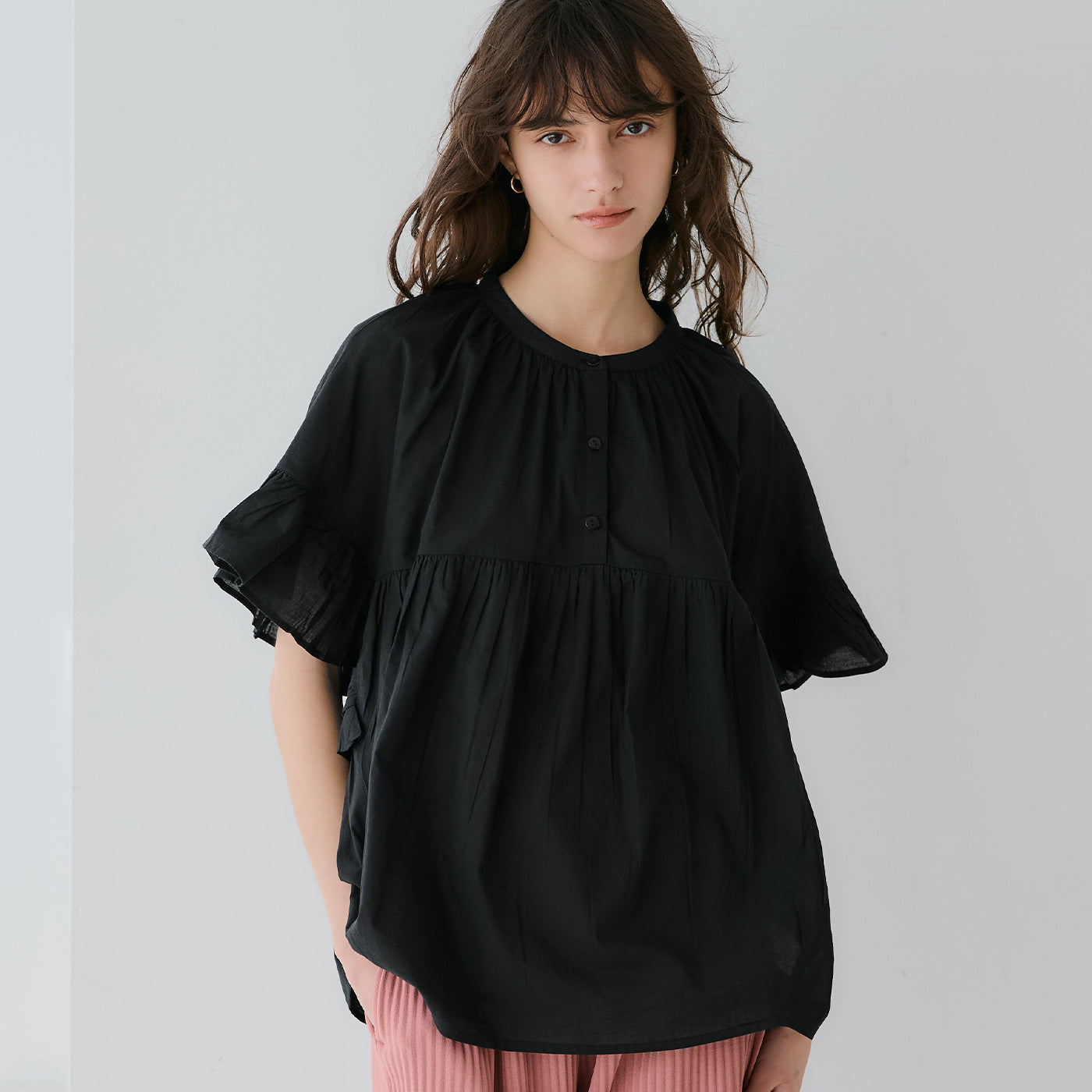 coca gauze sleeve frill blouse