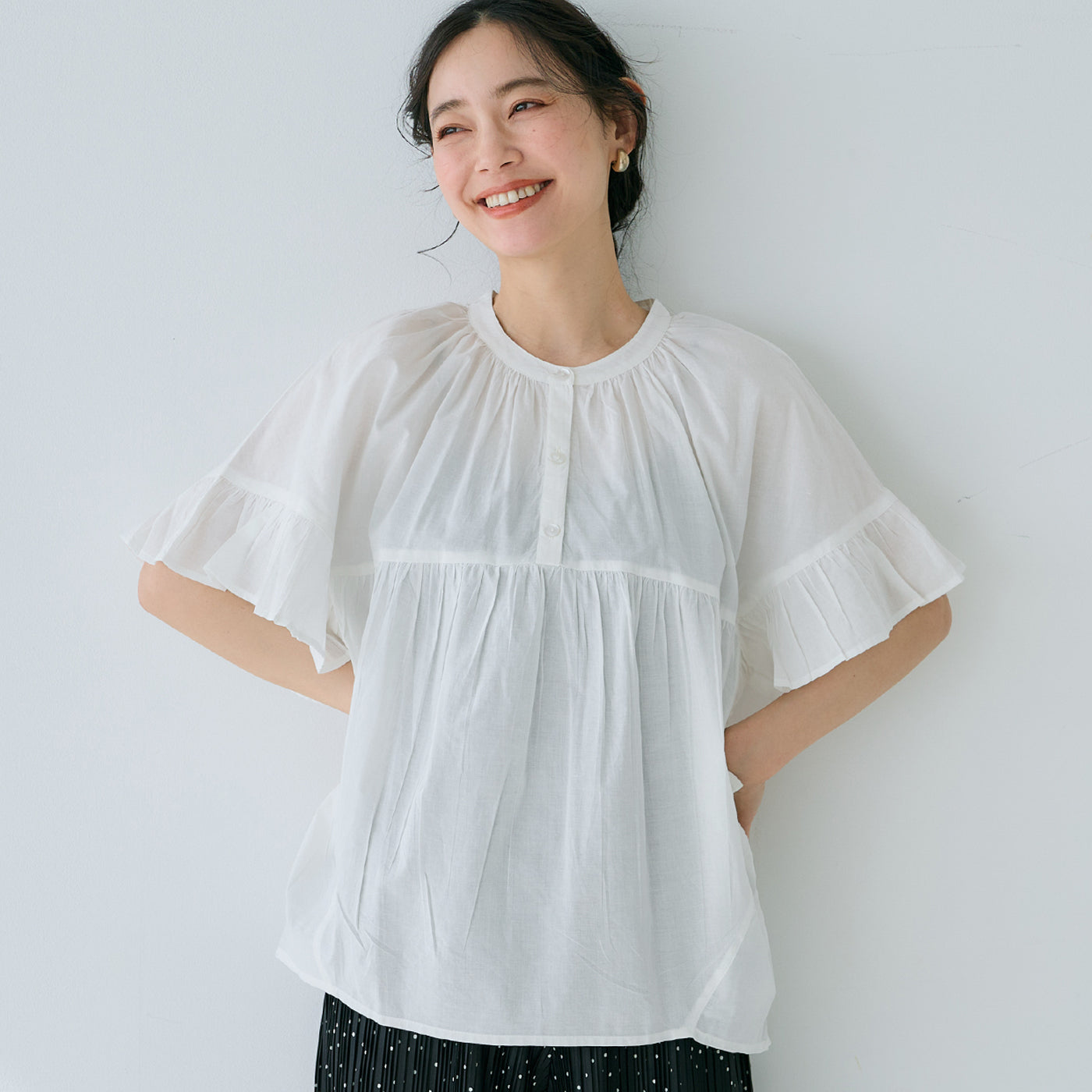 coca gauze sleeve frill blouse