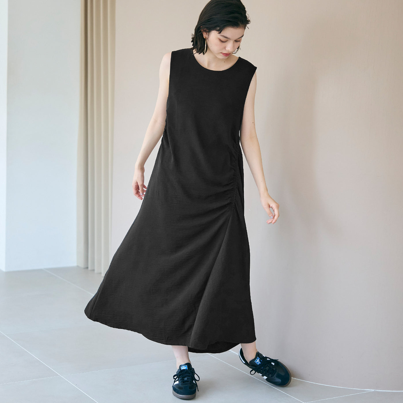 coca Thick Gathered Sleeveless One-Piece Dress