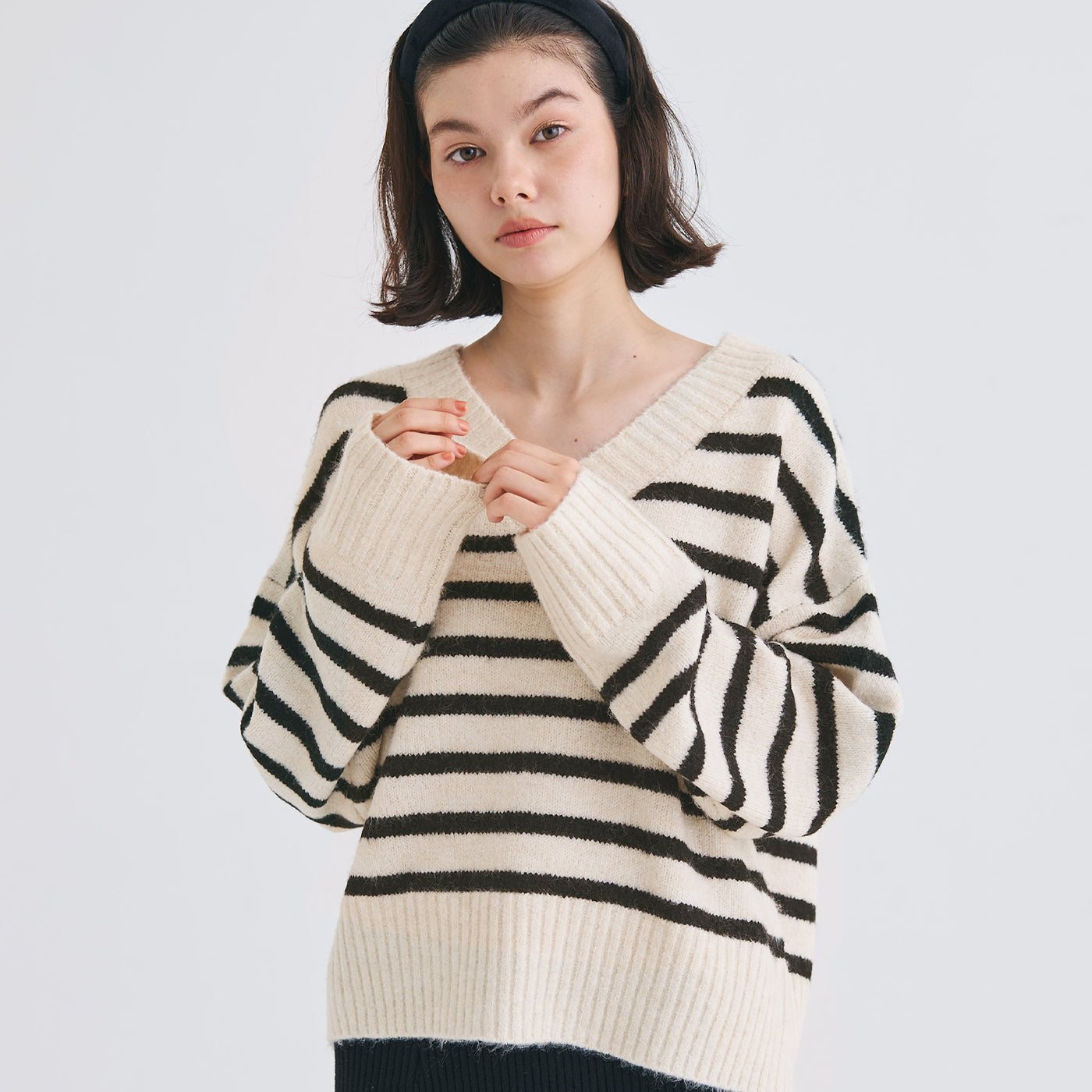 コカ coca ふあふあヤク風リブ襟Vネックニット,A