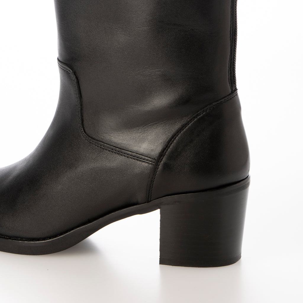 Corso Roma 9 Round Toe Back Zip Long Boots