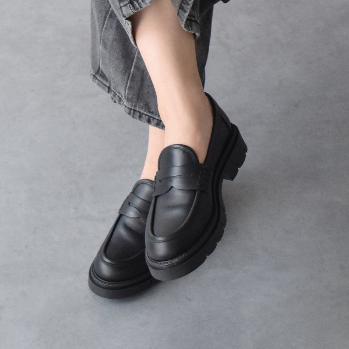 CORSO ROMA 9 CORSO ROMA 9 Round Toe Tank Sole Loafer