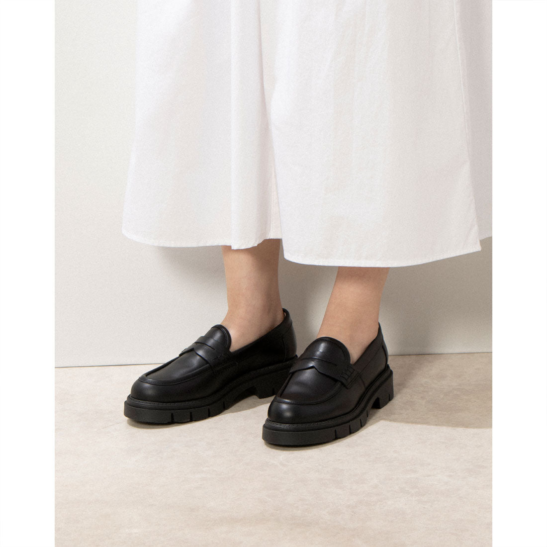 CORSO ROMA 9 CORSO ROMA 9 Round Toe Tank Sole Loafer