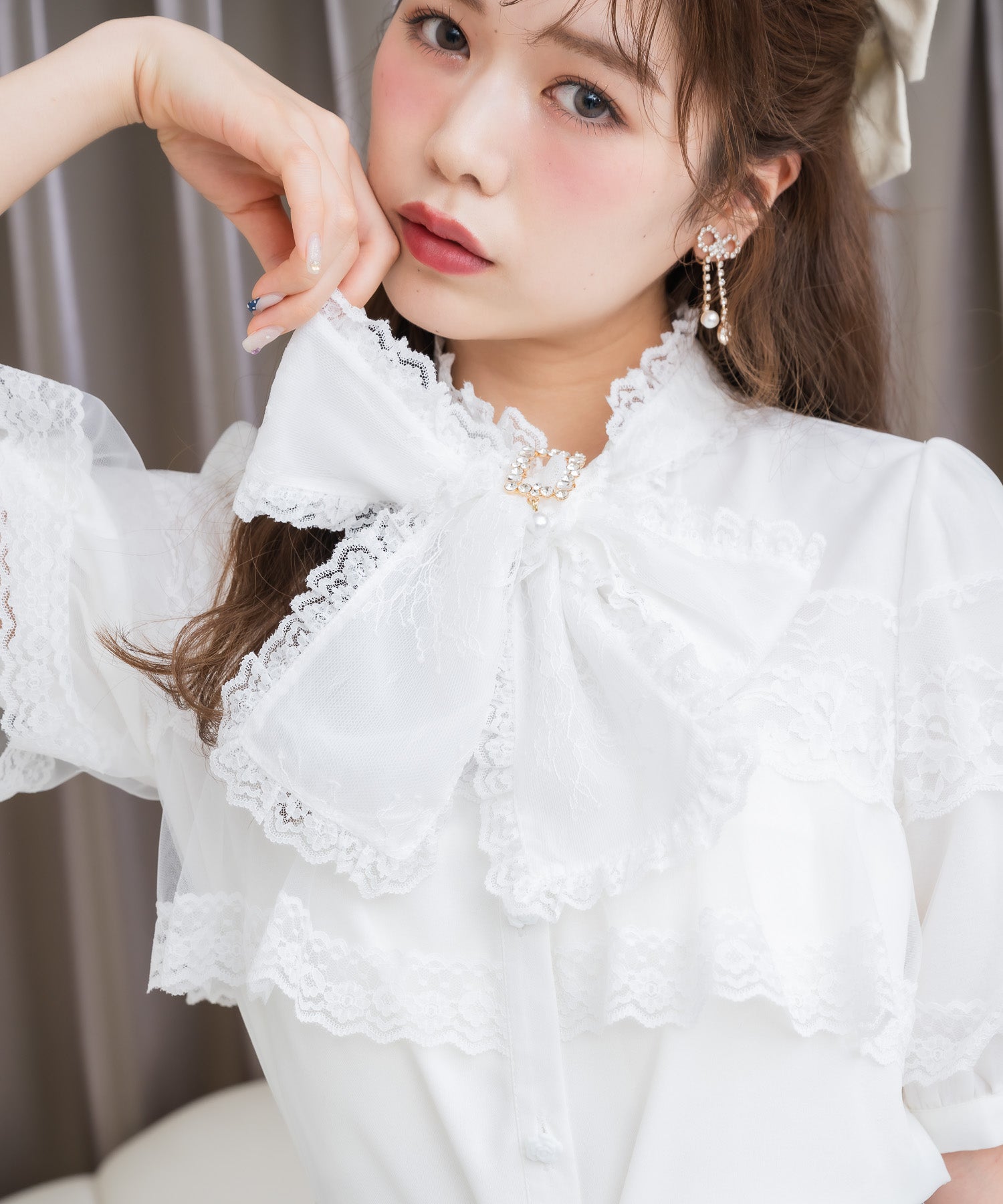 クチュールバイロジータ couture BY ROJITA 半袖ケープブラウス （ホワイト） ホワイト
