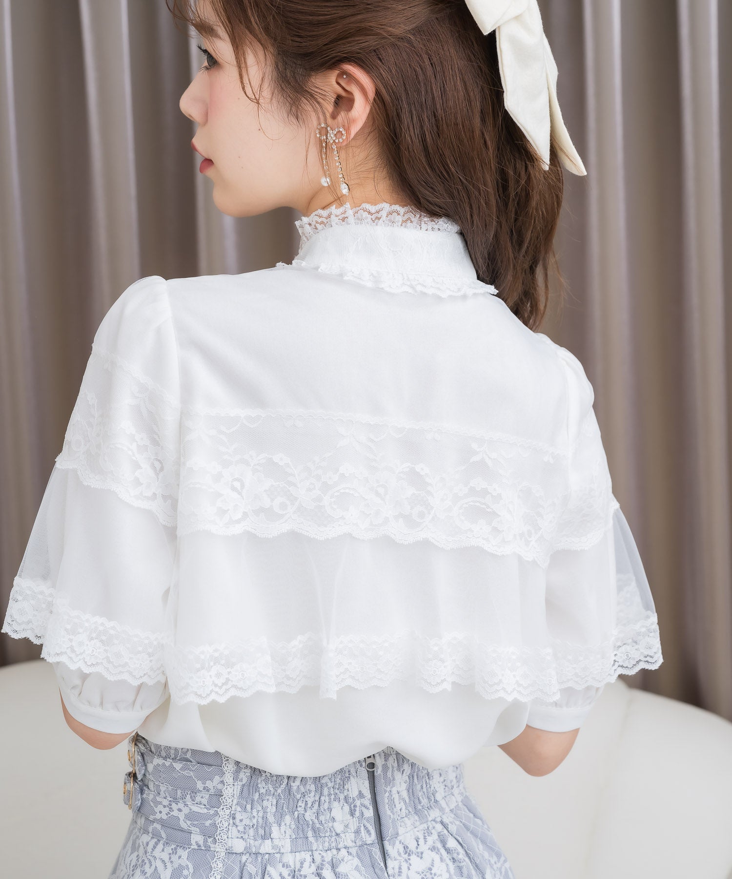 クチュールバイロジータ couture BY ROJITA 半袖ケープブラウス （ホワイト） ホワイト