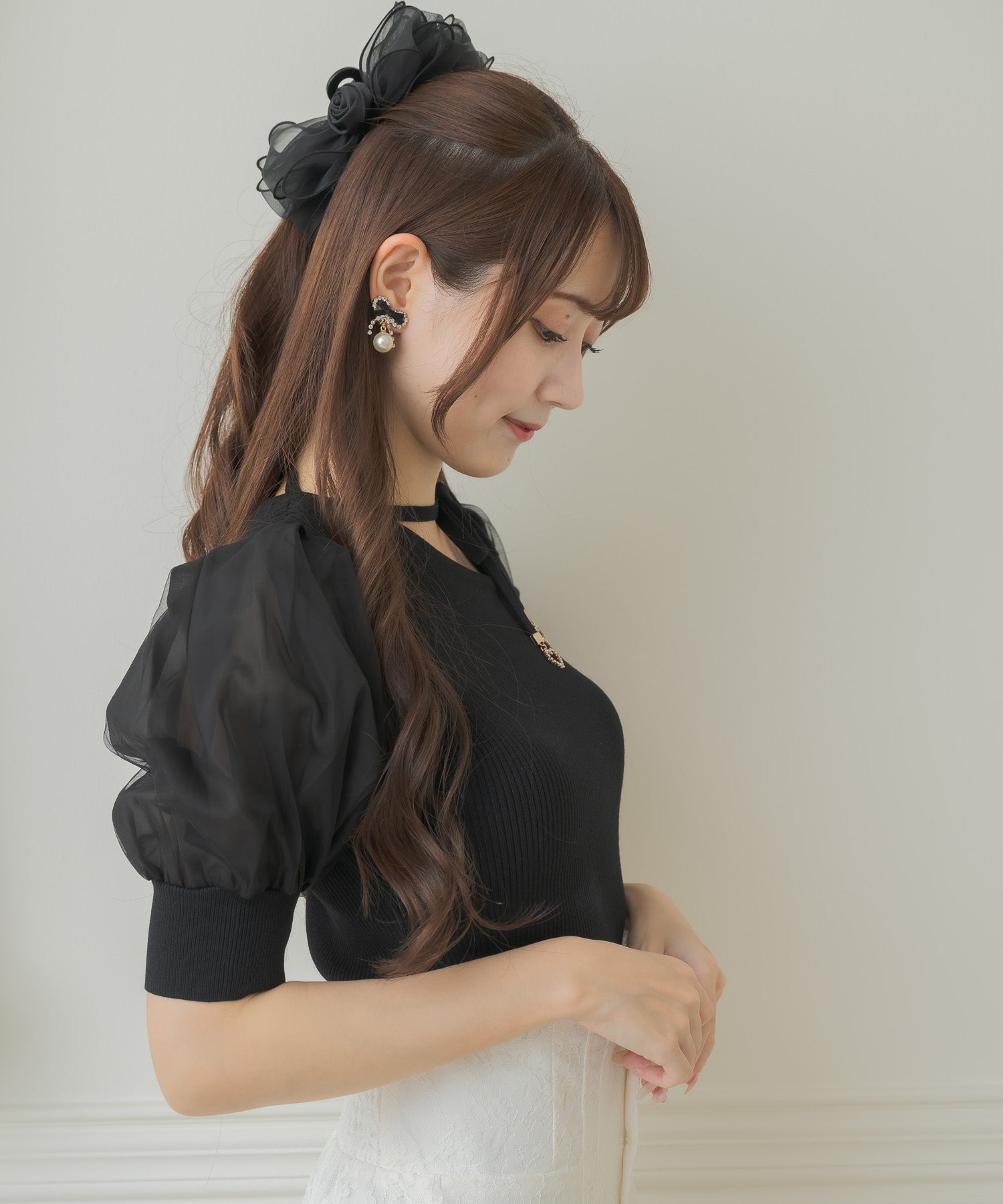 クチュールバイロジータ couture BY ROJITA アシメデコルテ開きニット （ブラック） ブラック
