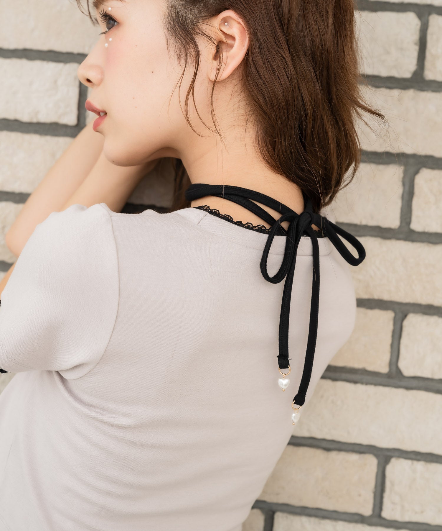 クチュールバイロジータ couture BY ROJITA リボンチョーカー刺繍Tシャツ （ピンク） ピンク