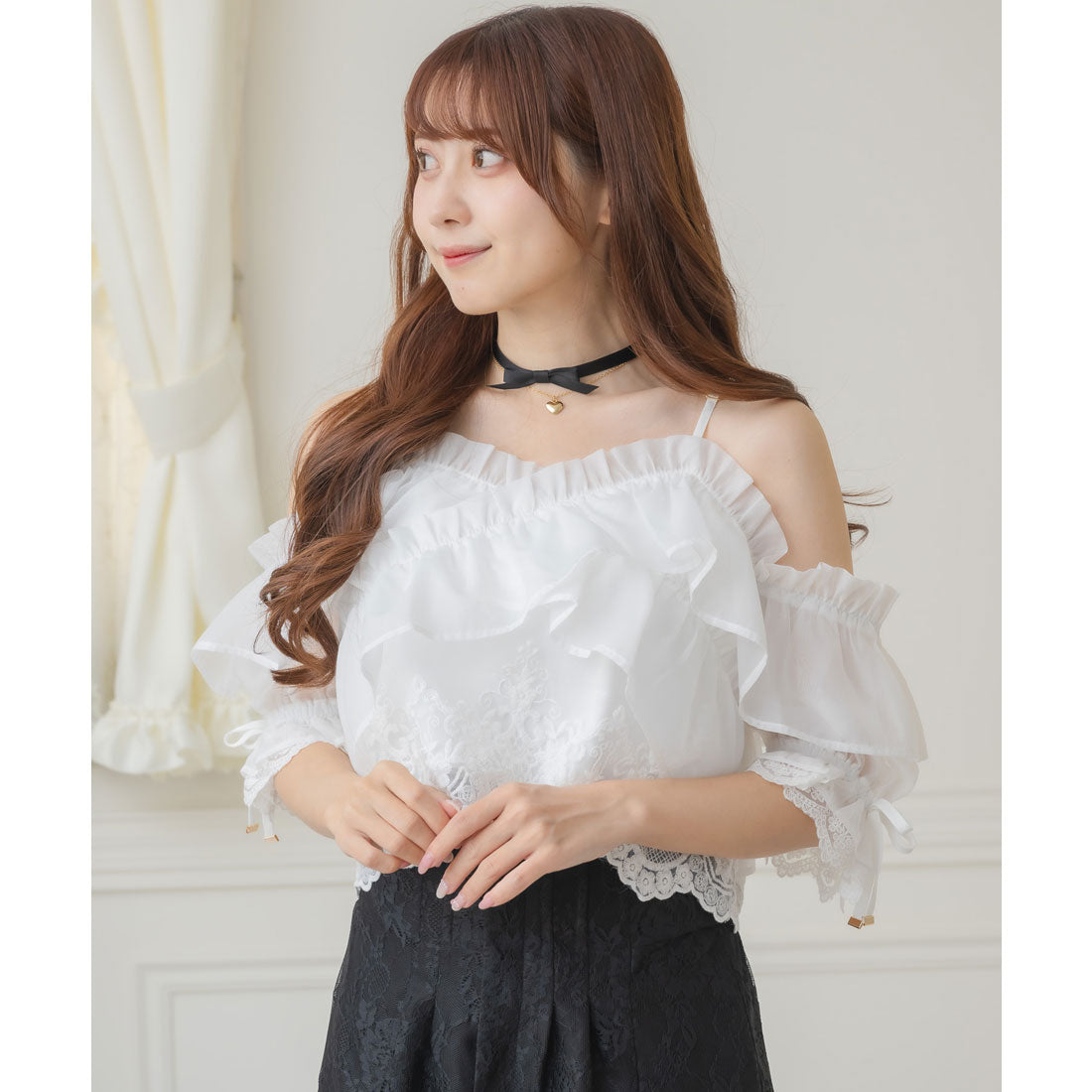 クチュールバイロジータ couture BY ROJITA エンブロイダリーシアーラッフルブラウス （ホワイト） ホワイト