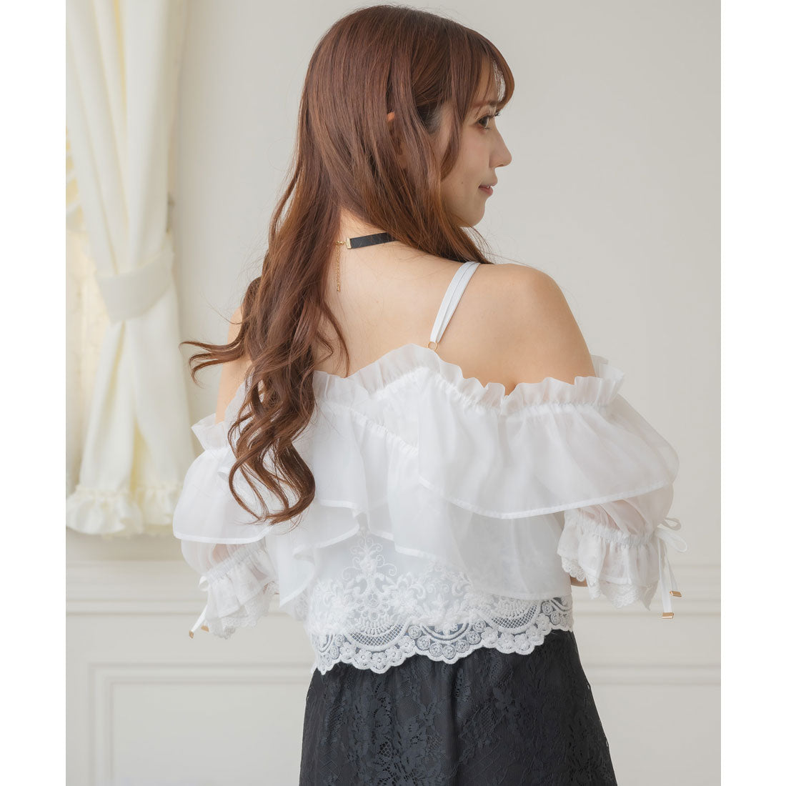 クチュールバイロジータ couture BY ROJITA エンブロイダリーシアーラッフルブラウス （ホワイト） ホワイト