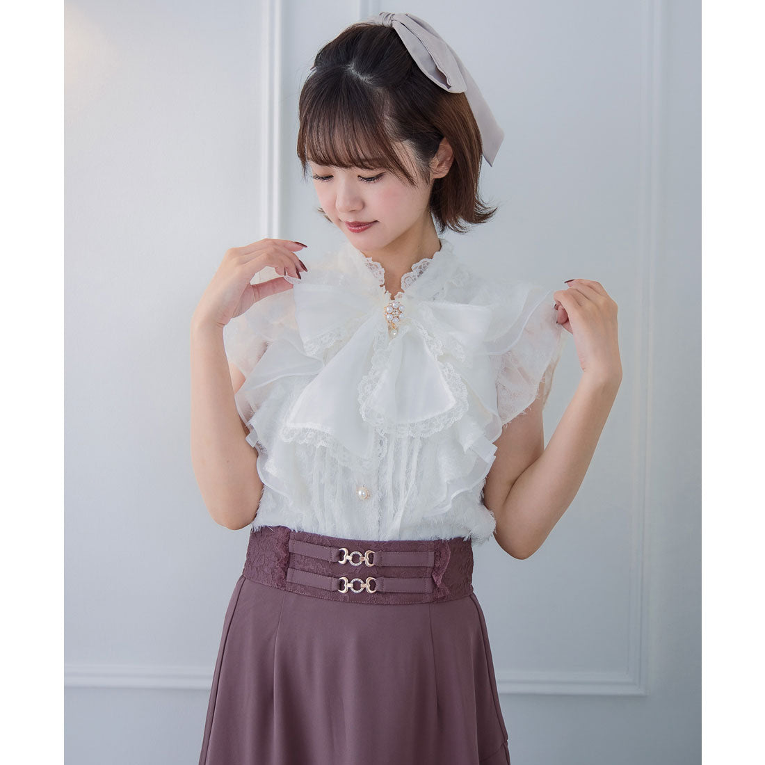 クチュールバイロジータ couture BY ROJITA 肩フリルフェザーブラウス （ホワイト） ホワイト