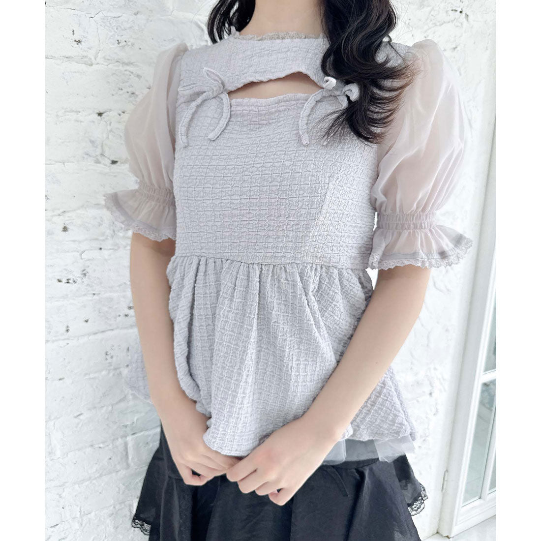 クチュールバイロジータ couture BY ROJITA オープンリボンペプラムトップス （グレー） グレー