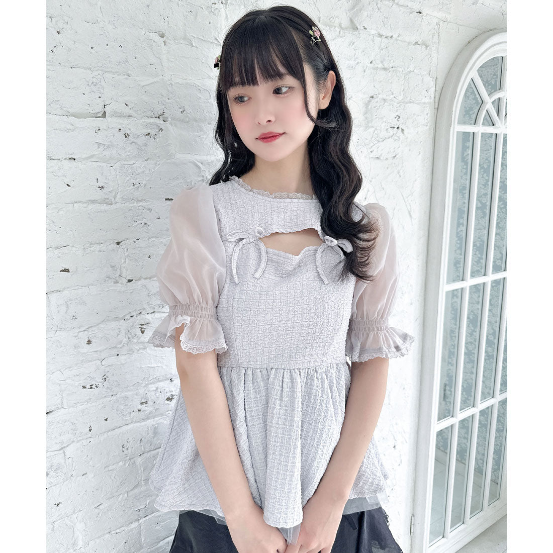 クチュールバイロジータ couture BY ROJITA オープンリボンペプラムトップス （グレー） グレー