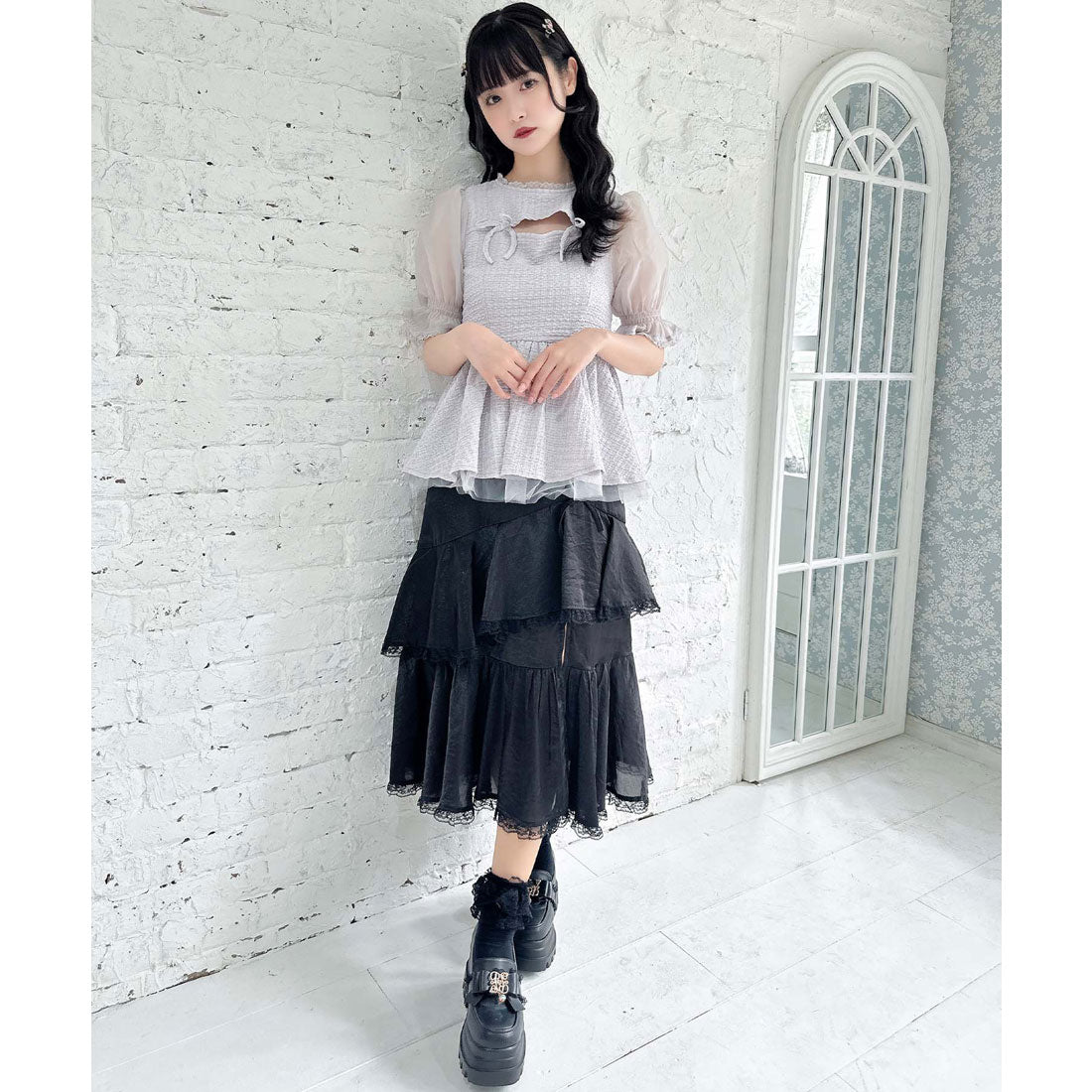 クチュールバイロジータ couture BY ROJITA オープンリボンペプラムトップス （グレー） グレー