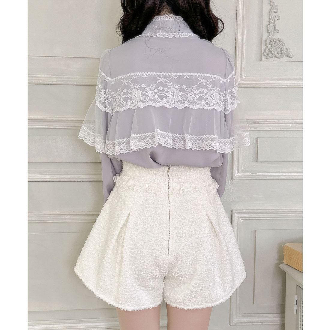 クチュールバイロジータ couture BY ROJITA ビット付きフレアショートパンツ （アイボリー） アイボリー