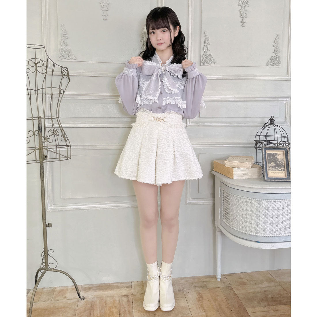 クチュールバイロジータ couture BY ROJITA ビット付きフレアショートパンツ （アイボリー） アイボリー
