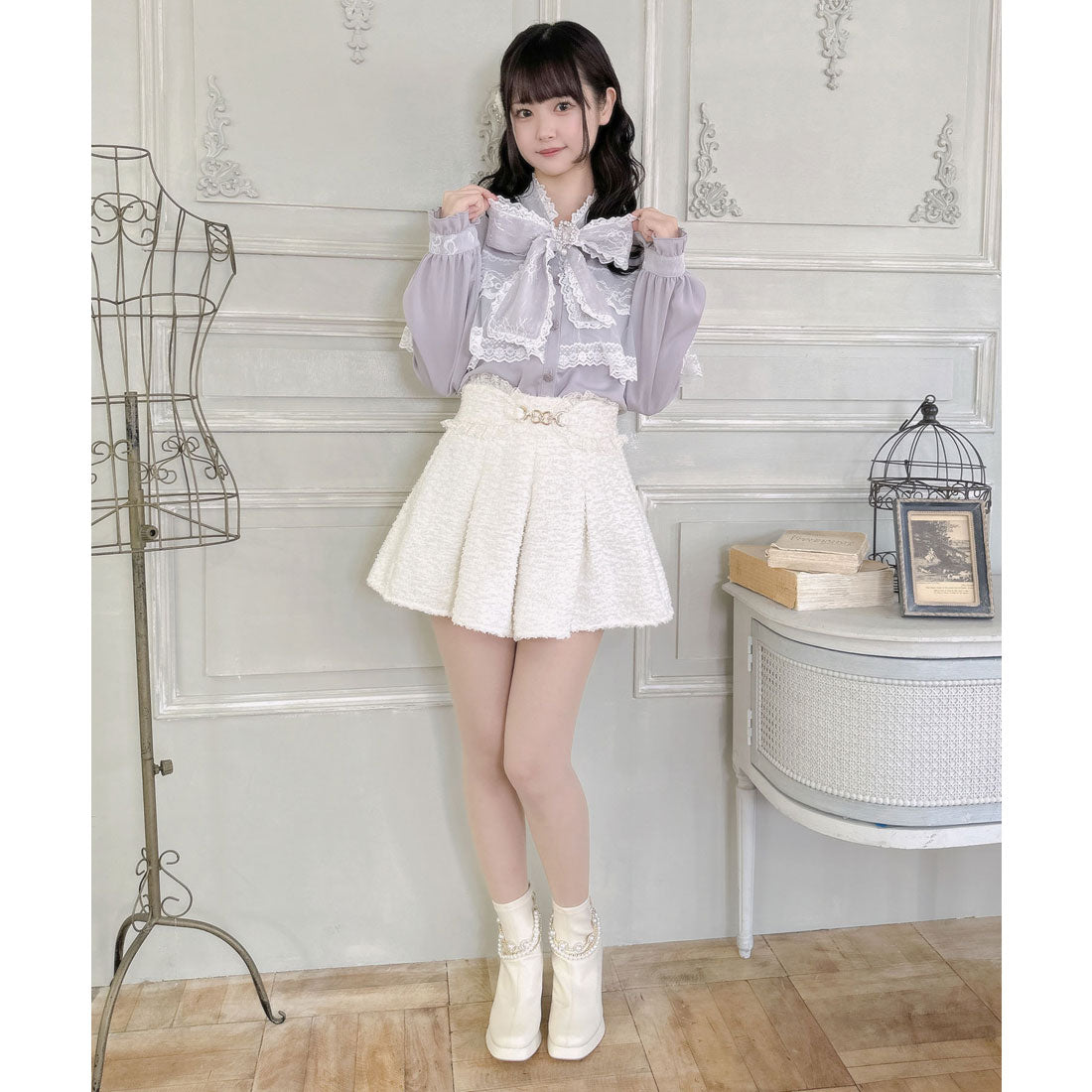 クチュールバイロジータ couture BY ROJITA ビット付きフレアショートパンツ （アイボリー） アイボリー