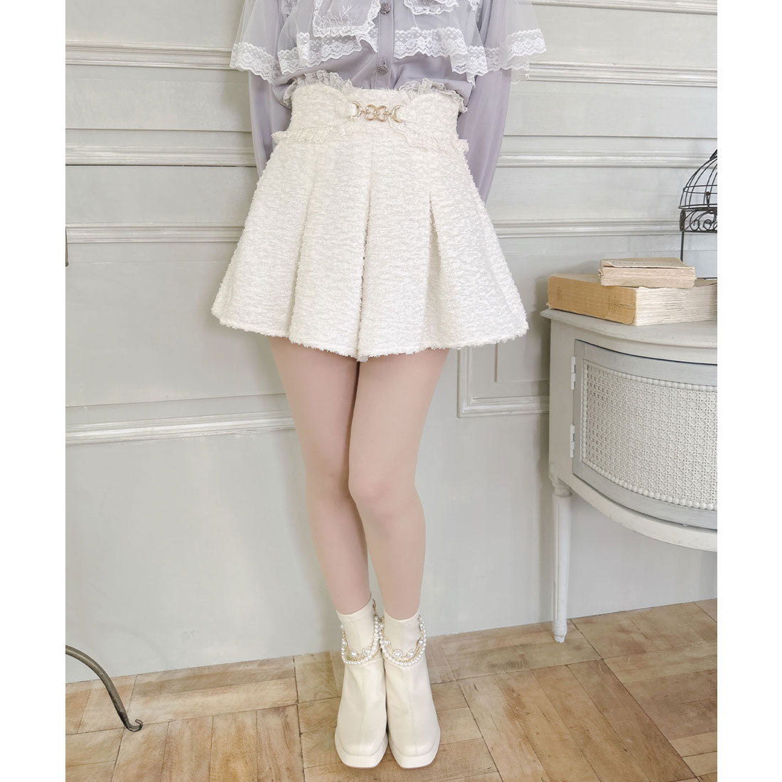 クチュールバイロジータ couture BY ROJITA ビット付きフレアショートパンツ （アイボリー） アイボリー