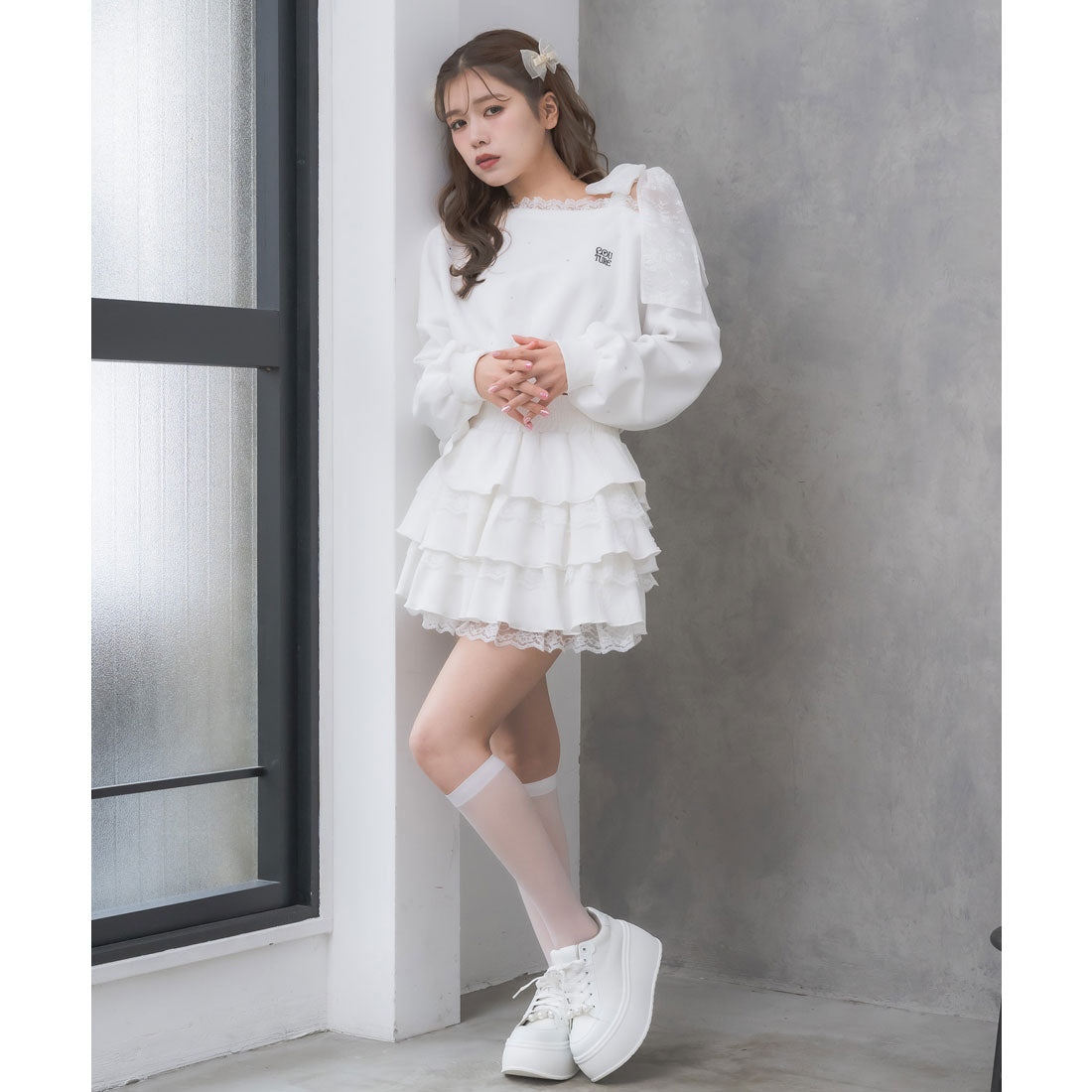 クチュールバイロジータ couture BY ROJITA ワンショルリボンスウェットトップス （ホワイト） ホワイト