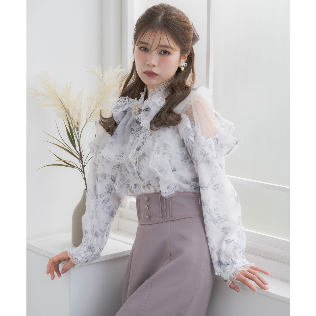 クチュールバイロジータ couture BY ROJITA 肩レーシーフリルブラウス （ホワイト） ホワイト