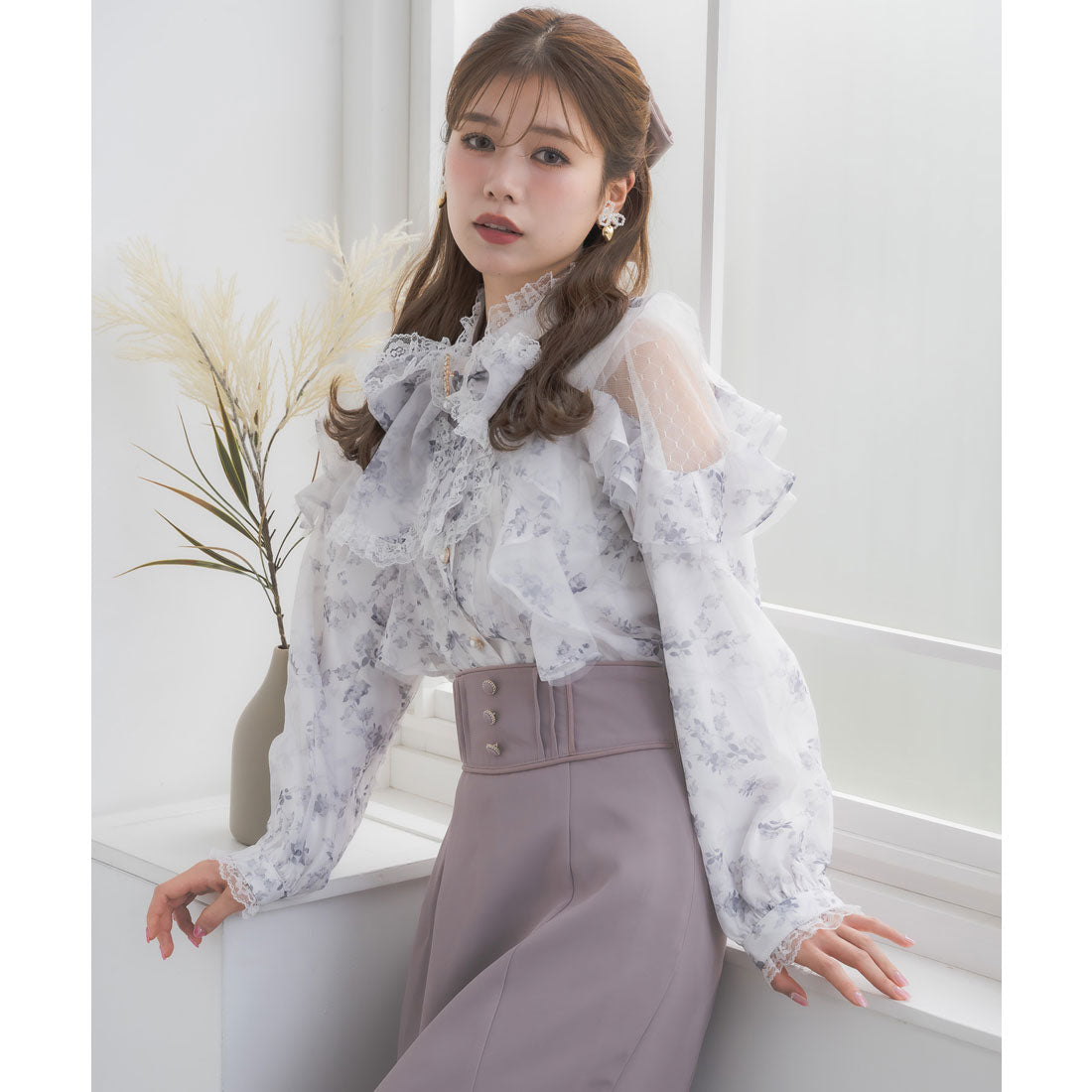 クチュールバイロジータ couture BY ROJITA 肩レーシーフリルブラウス （ホワイト） ホワイト