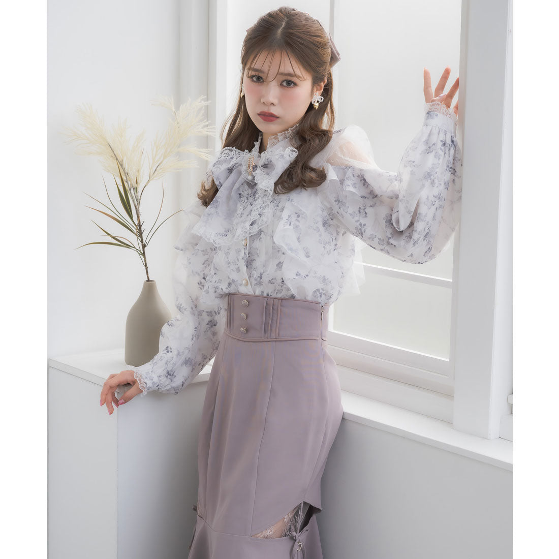 クチュールバイロジータ couture BY ROJITA 肩レーシーフリルブラウス （ホワイト） ホワイト