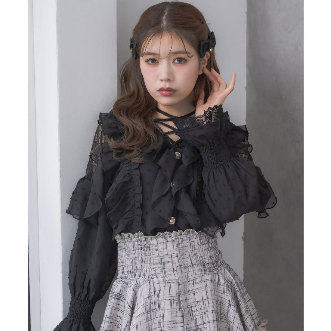 クチュールバイロジータ couture BY ROJITA クロスネックフリルブラウス （ブラック） ブラック