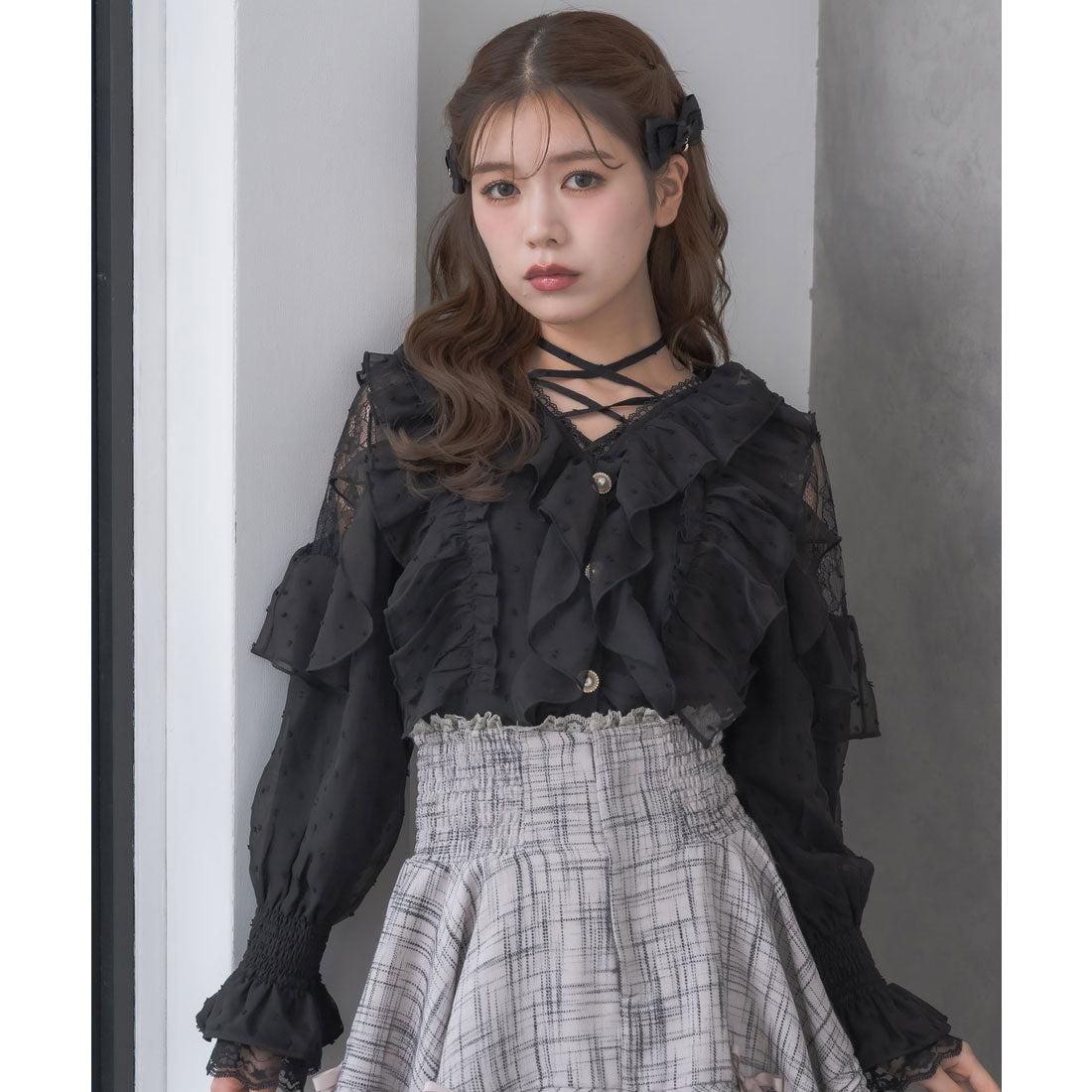 クチュールバイロジータ couture BY ROJITA クロスネックフリルブラウス （ブラック） ブラック