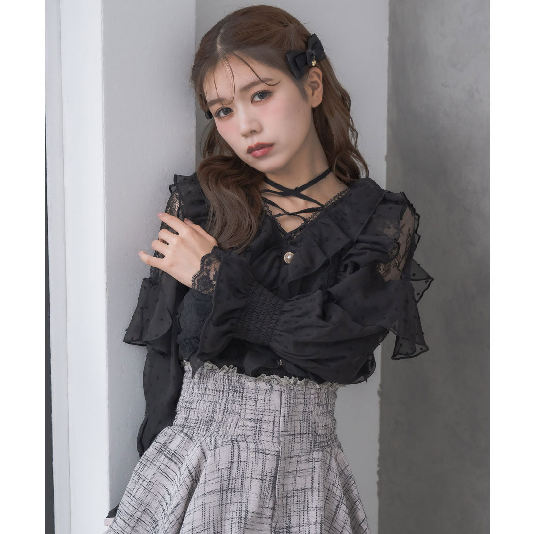 クチュールバイロジータ couture BY ROJITA クロスネックフリルブラウス （ブラック） ブラック