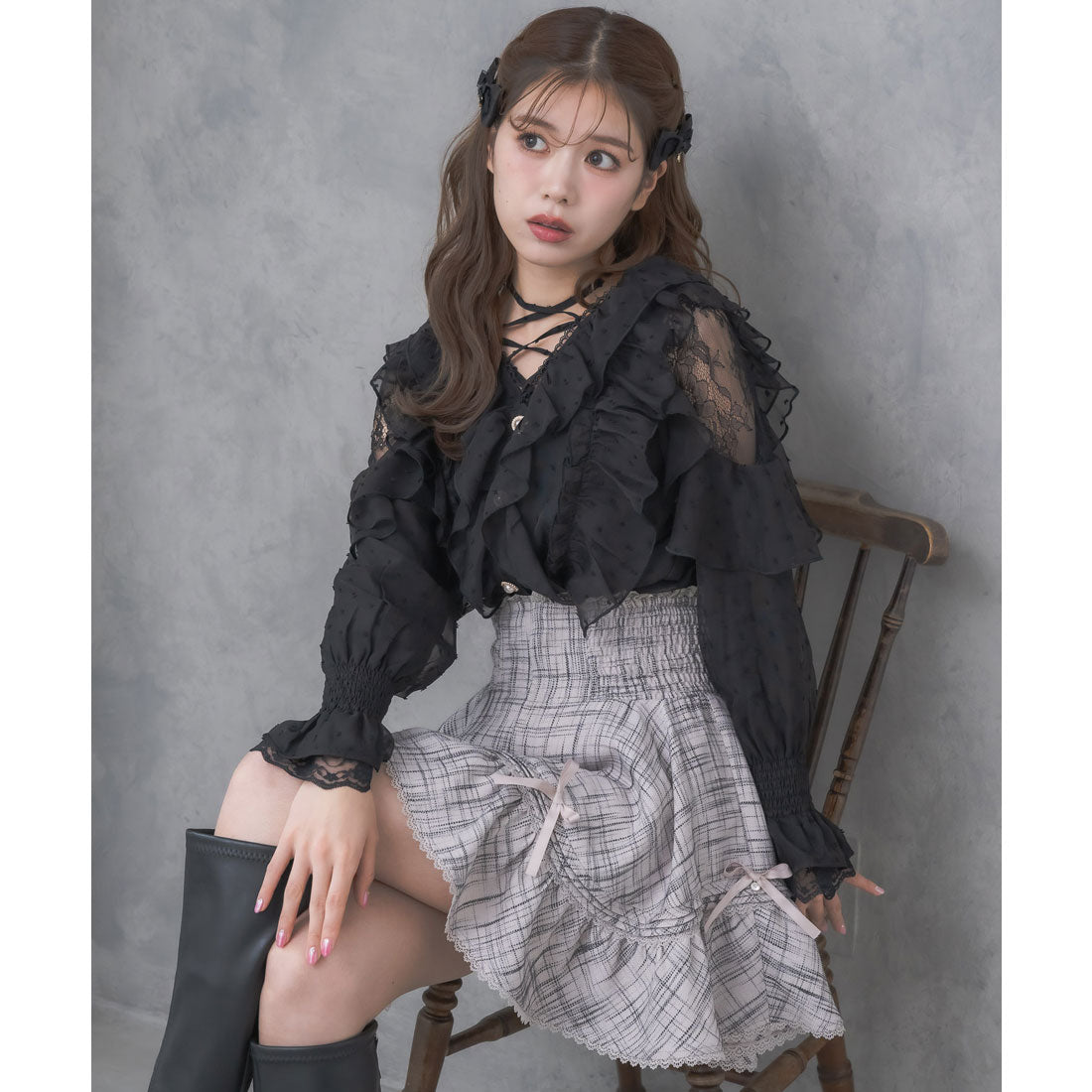 クチュールバイロジータ couture BY ROJITA クロスネックフリルブラウス （ブラック） ブラック