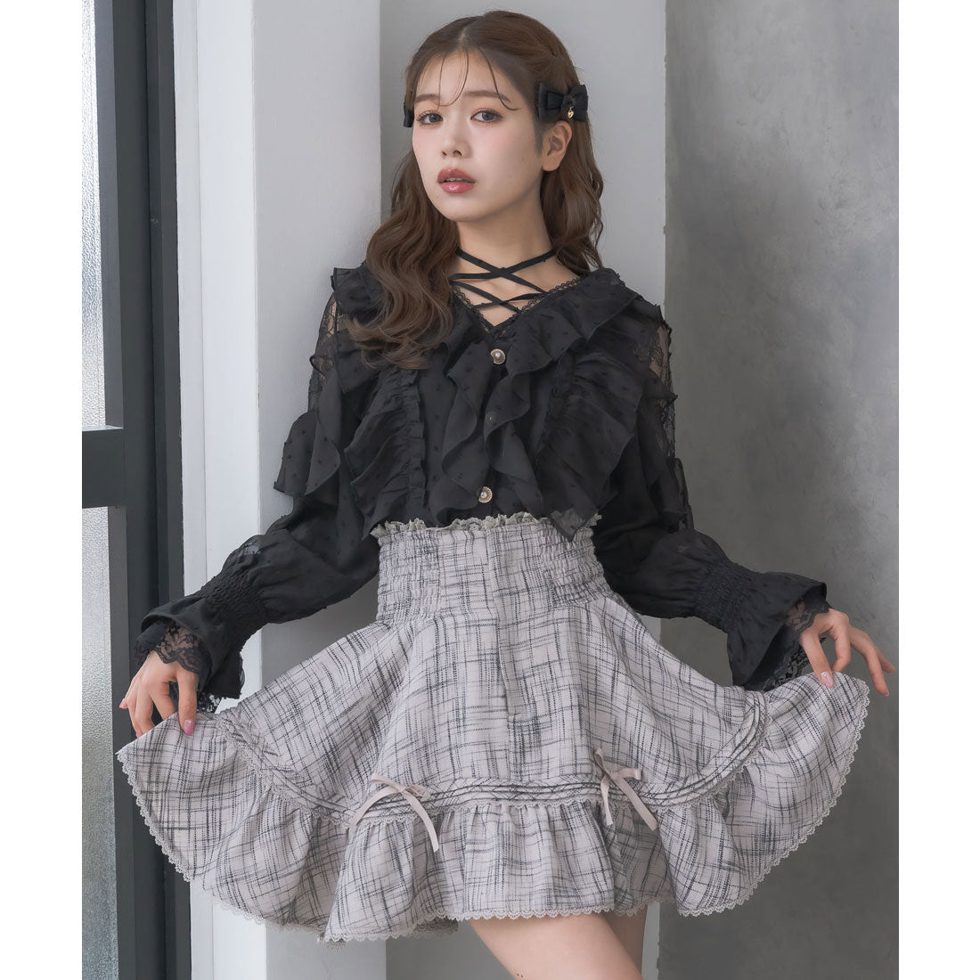 クチュールバイロジータ couture BY ROJITA クロスネックフリルブラウス （ブラック） ブラック