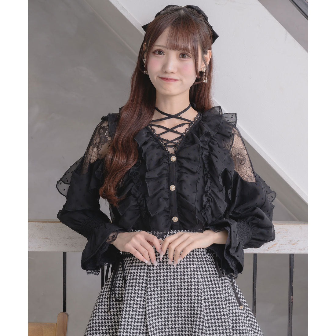 クチュールバイロジータ couture BY ROJITA クロスネックフリルブラウス （ブラック） ブラック