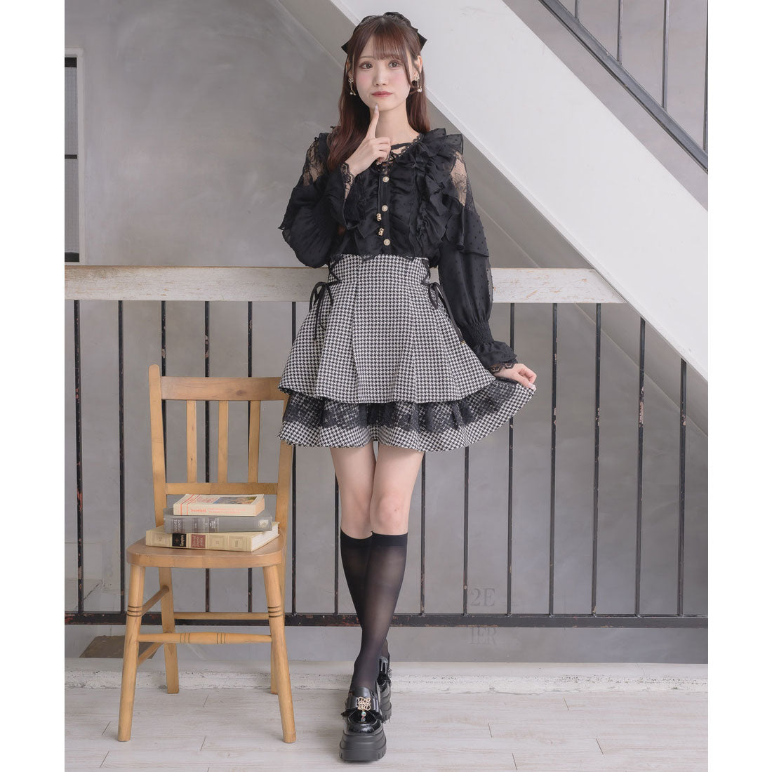 クチュールバイロジータ couture BY ROJITA クロスネックフリルブラウス （ブラック） ブラック