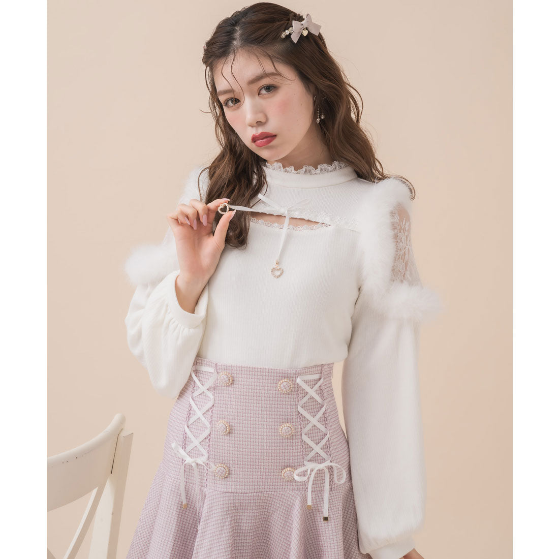 クチュールバイロジータ couture BY ROJITA ファーショルダートップス （ホワイト） ホワイト