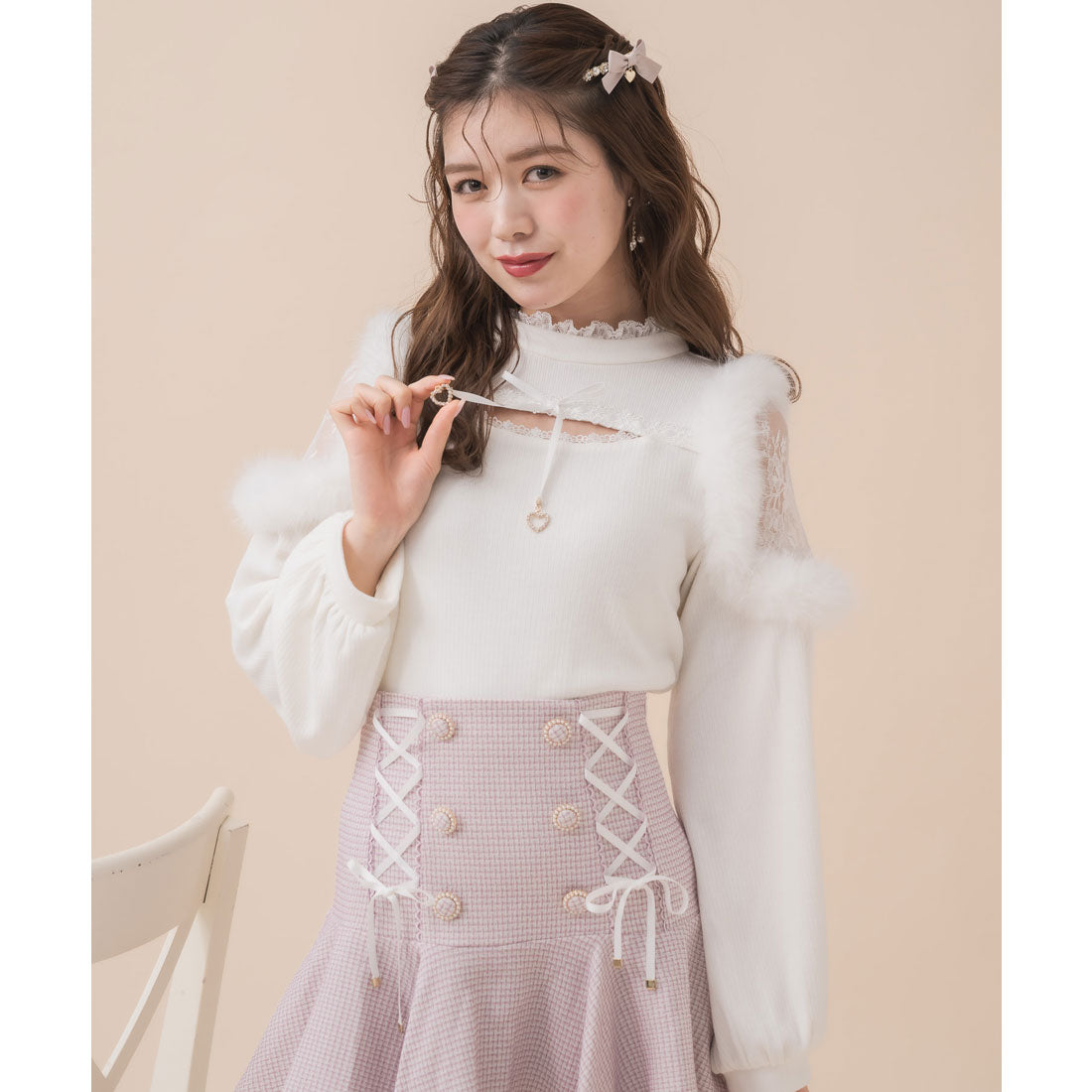 クチュールバイロジータ couture BY ROJITA ファーショルダートップス （ホワイト） ホワイト