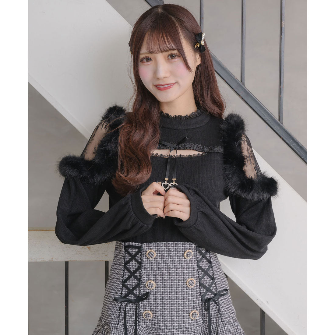 クチュールバイロジータ couture BY ROJITA ファーショルダートップス （ブラック） ブラック