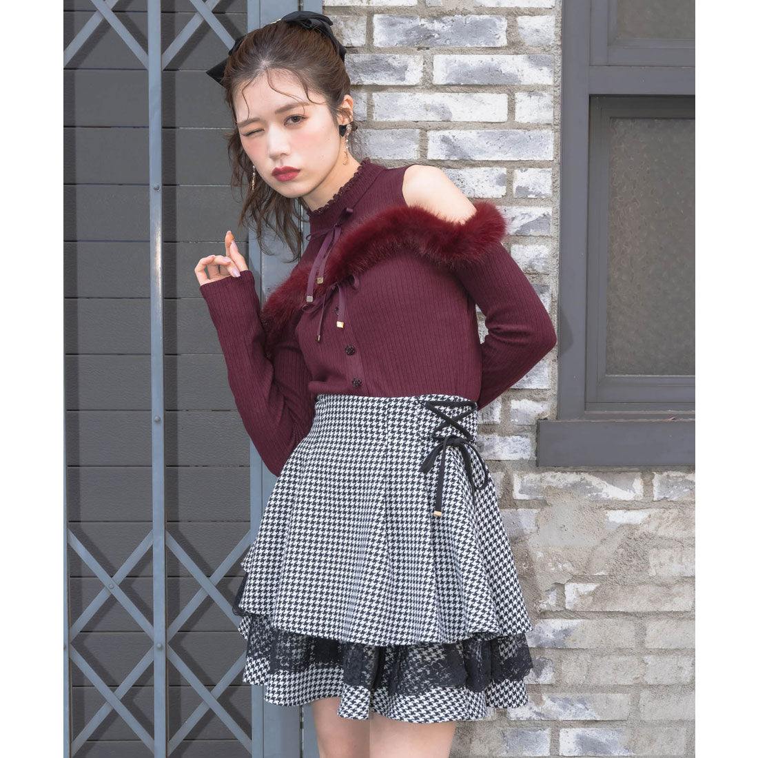 クチュールバイロジータ couture BY ROJITA 肩開きファーライン切替トップス （ボルドー） ボルドー