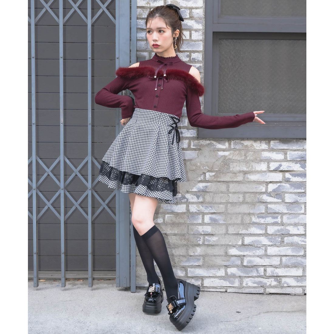 クチュールバイロジータ couture BY ROJITA 肩開きファーライン切替トップス （ボルドー） ボルドー