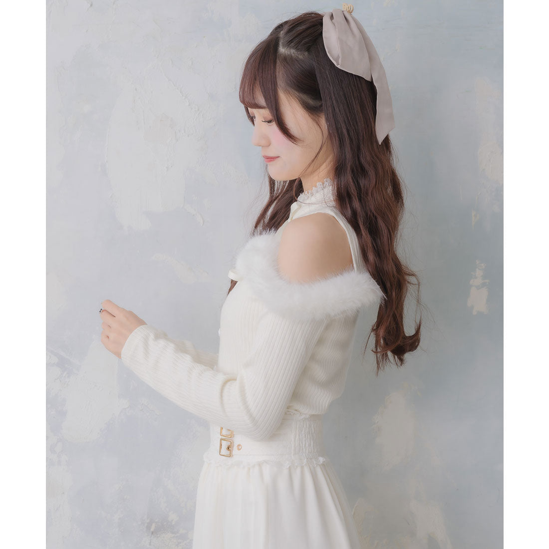 クチュールバイロジータ couture BY ROJITA 肩開きファーライン切替トップス （ボルドー） ボルドー