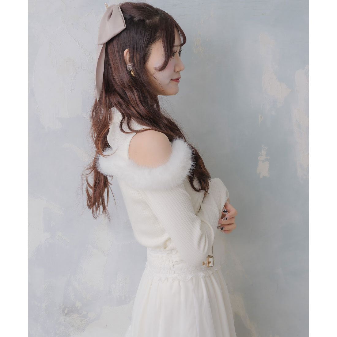 クチュールバイロジータ couture BY ROJITA 肩開きファーライン切替トップス （ボルドー） ボルドー