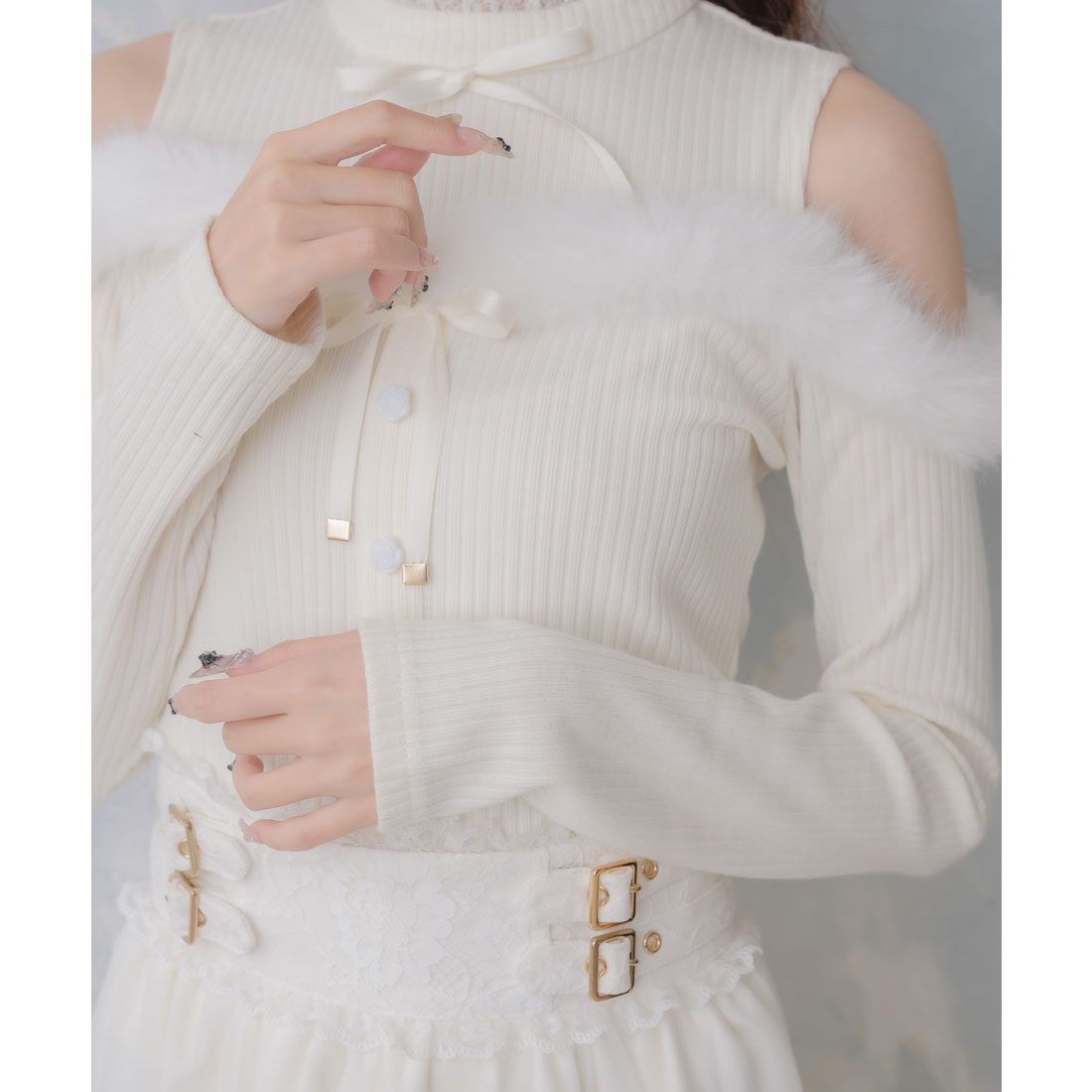 クチュールバイロジータ couture BY ROJITA 肩開きファーライン切替トップス （ボルドー） ボルドー