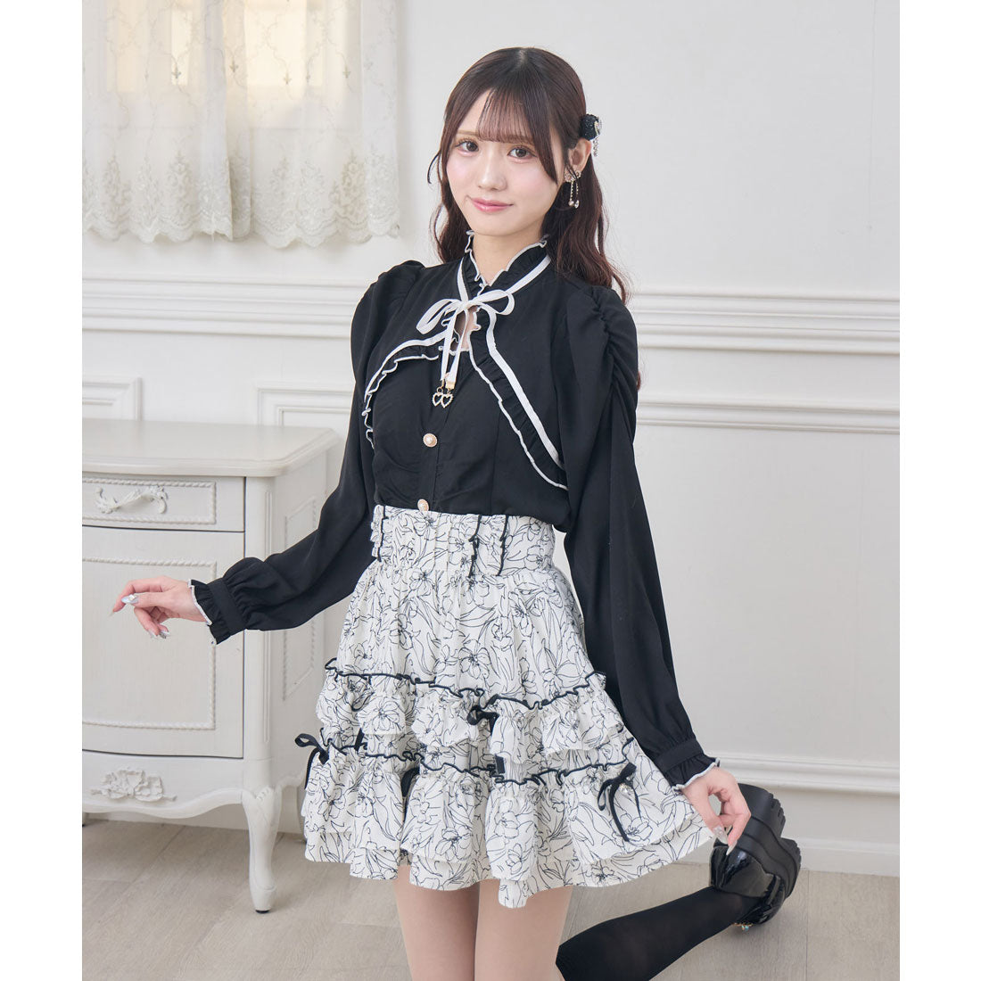 クチュールバイロジータ couture BY ROJITA ギャザーリボンブラウス （ブラック） ブラック