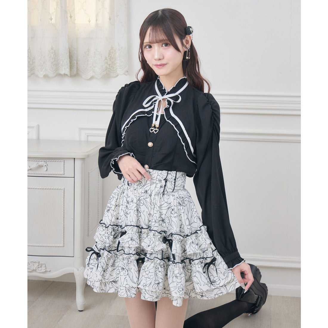 クチュールバイロジータ couture BY ROJITA ギャザーリボンブラウス （ブラック） ブラック