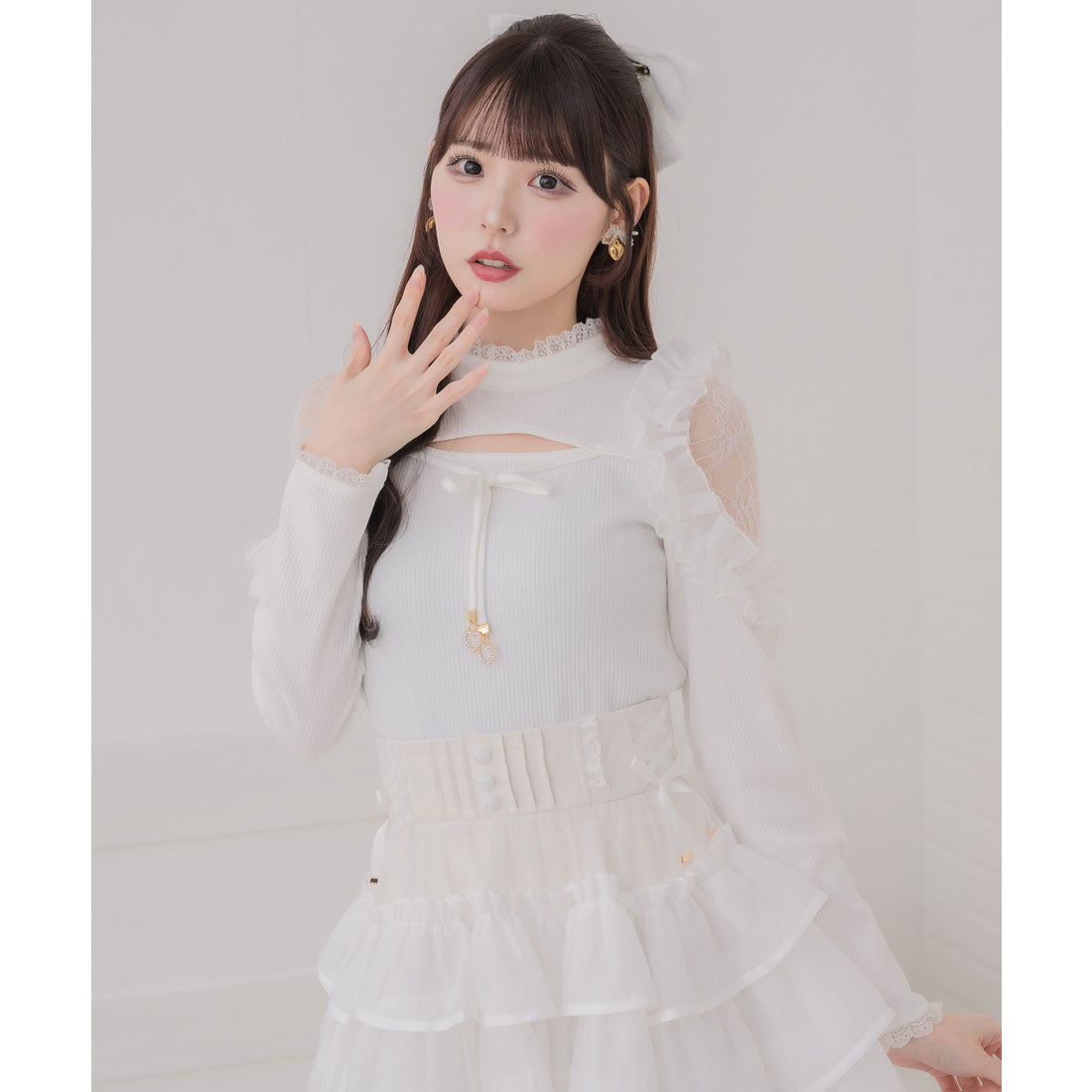 クチュールバイロジータ couture BY ROJITA シアーフリルテレコトップス （ホワイト） ホワイト