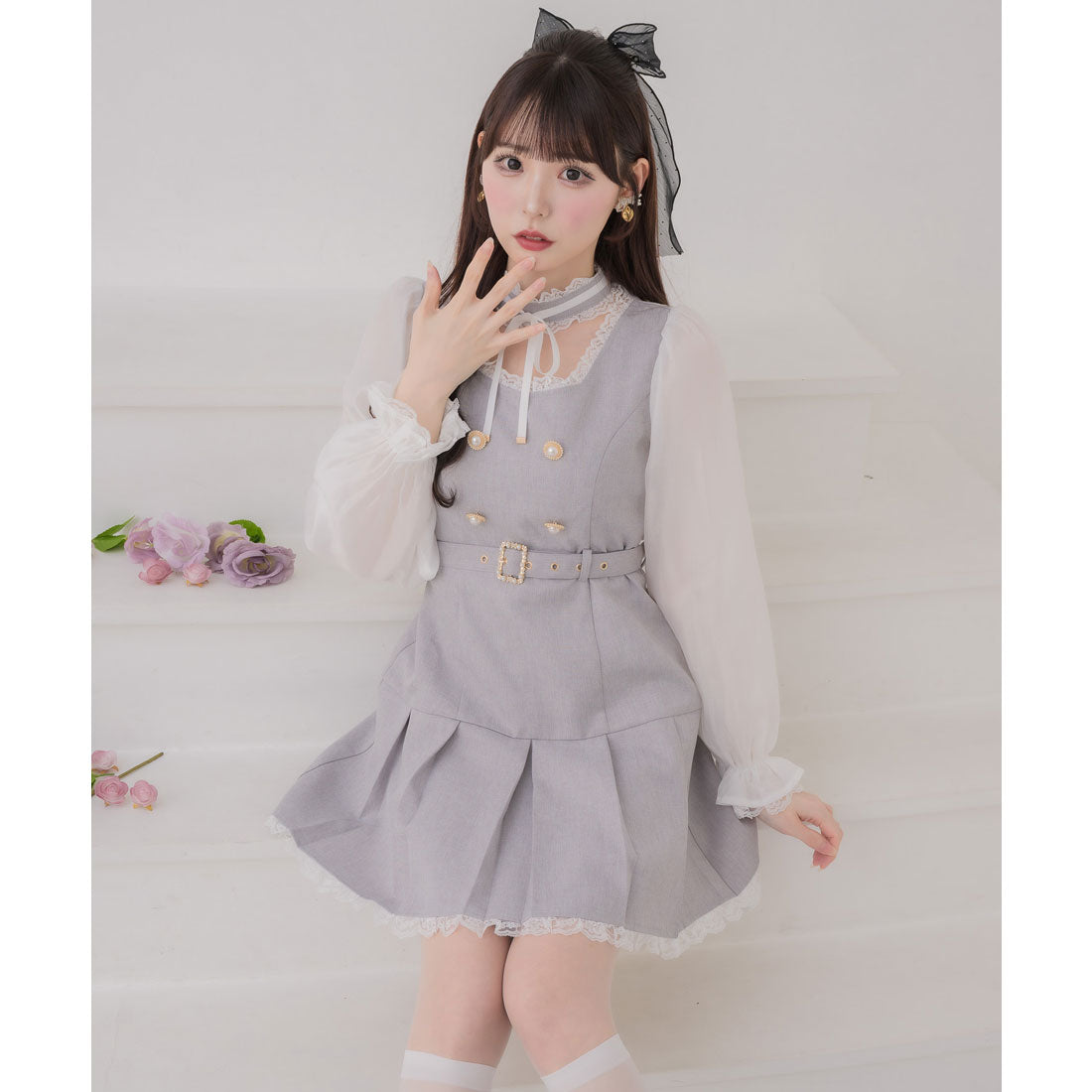 クチュールバイロジータ couture BY ROJITA チョーカーリボンプリーツデザインワンピース （グレー） グレー