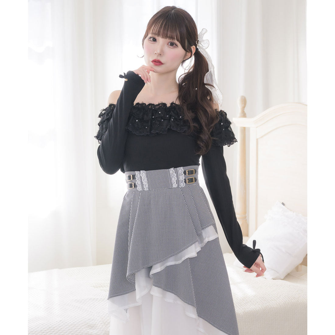 クチュールバイロジータ couture BY ROJITA フェザーリボンオフショルトップス （ブラック） ブラック