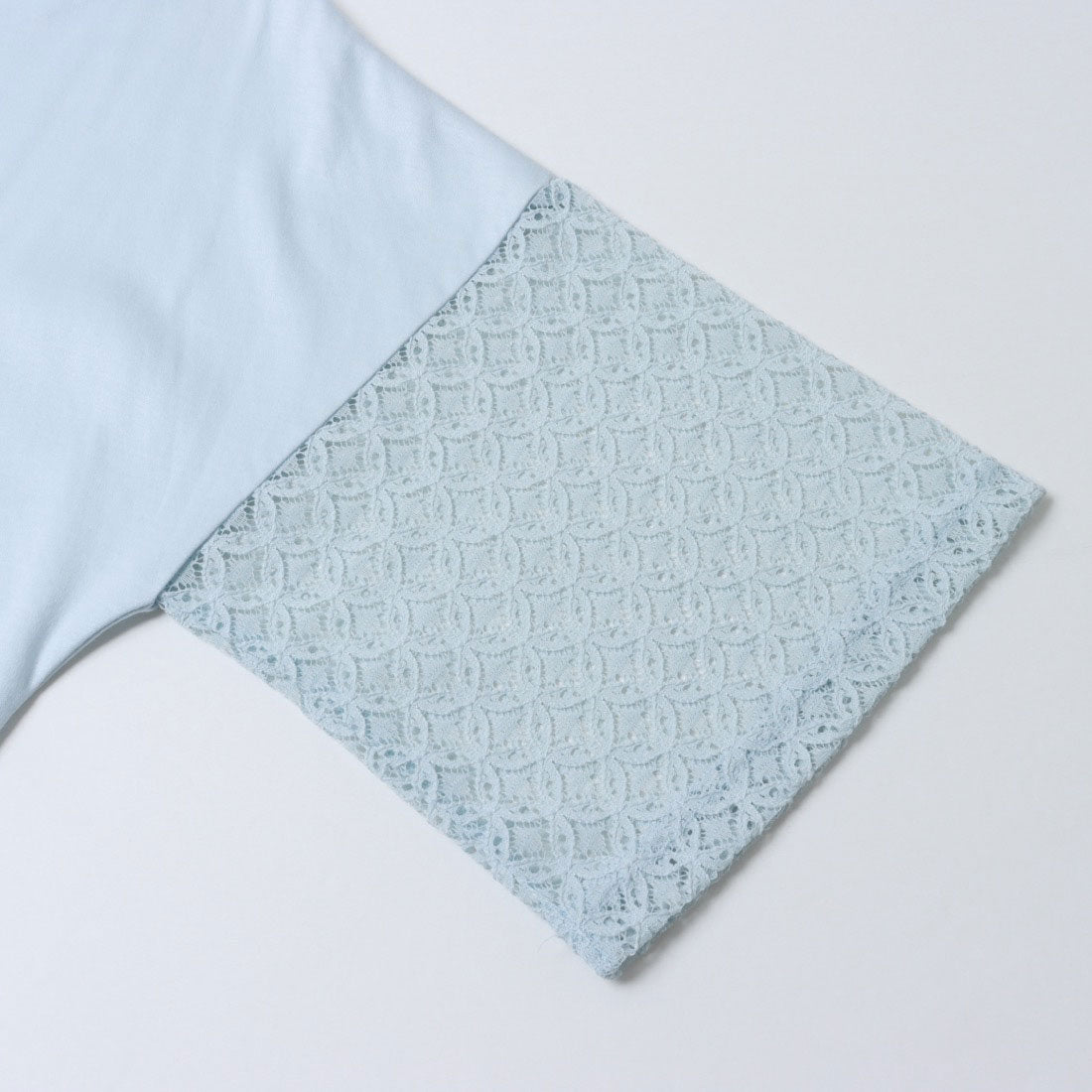 コットンブルー COTTON BLUE 袖レースプルオーバー （サックス） サックス